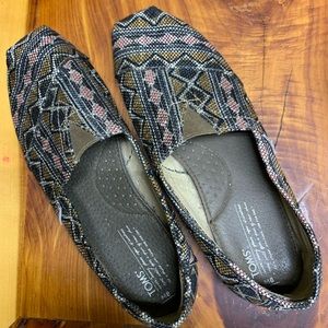 TOMS women’s flats size 8W
